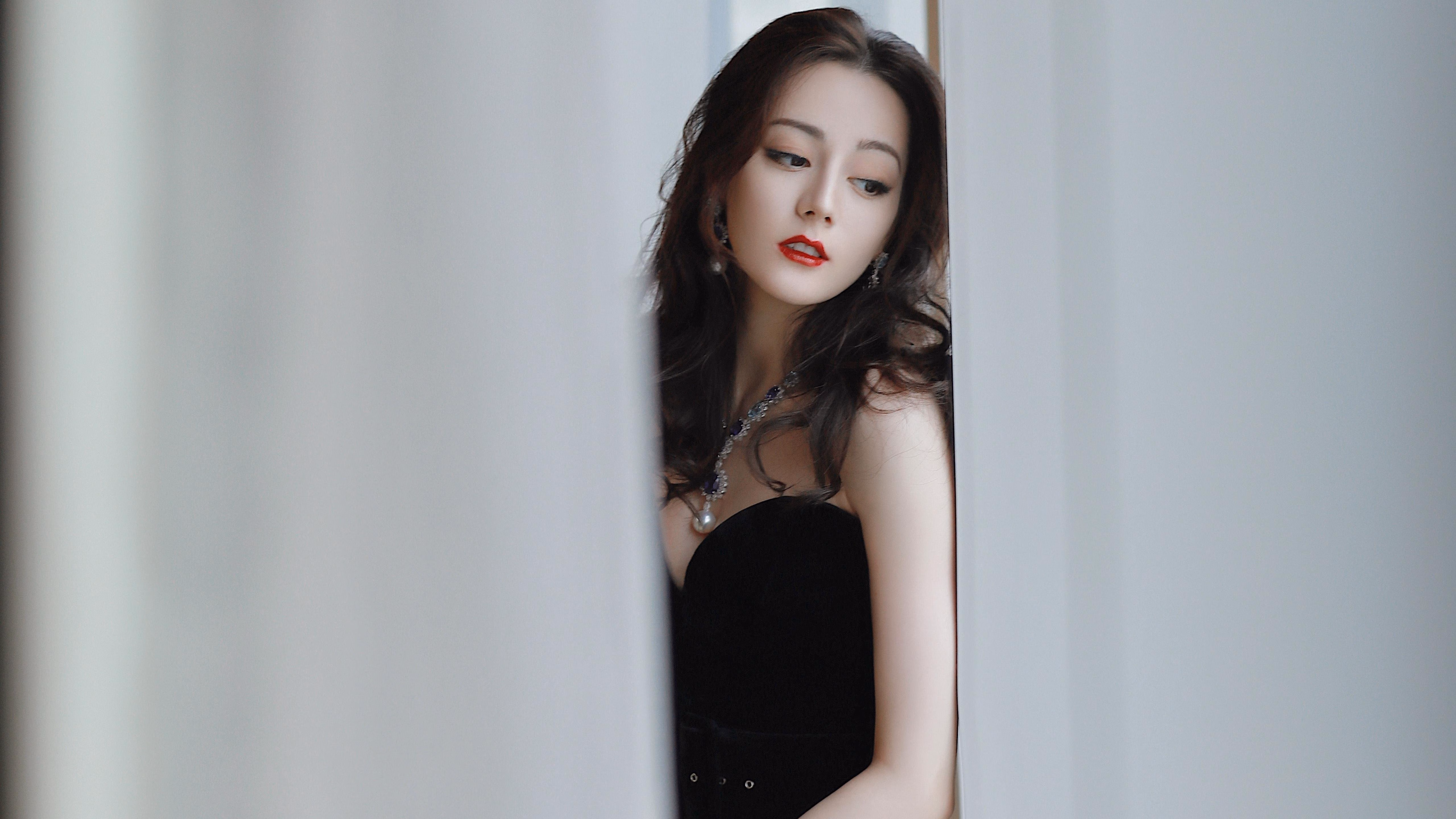 “香港牛仔3K亲子跑:亲子携手并肩,赛道上的温馨时刻”